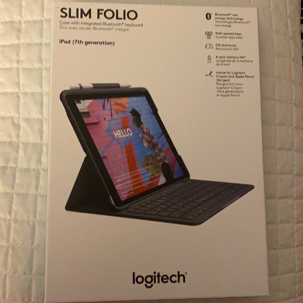 Logitech keyboard case for iPad 7th & 8th gen
